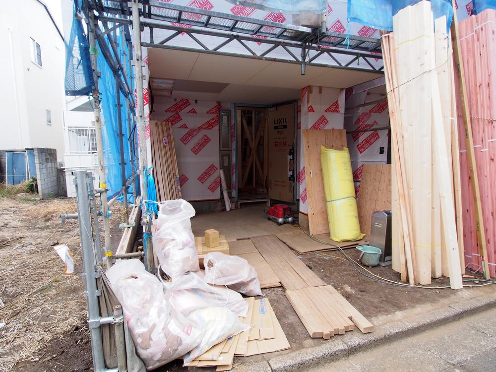 Parking lot. Local (12 May 2013) Shooting