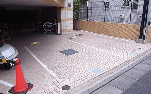 Parking lot