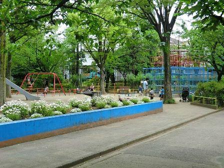 Streets around. Enhancement of the surrounding environment