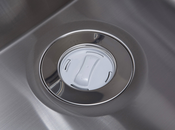 Kitchen.  [disposer] Milling processing the garbage. Also eliminate odor anxious to lose weight the household waste. Impact on the environment will also reduce.