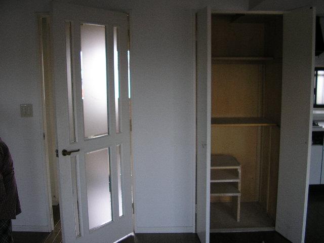 Other introspection. Living inside the storage