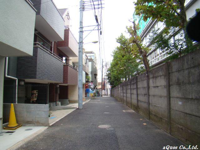 Local photos, including front road. Local (11 May 2013) Shooting