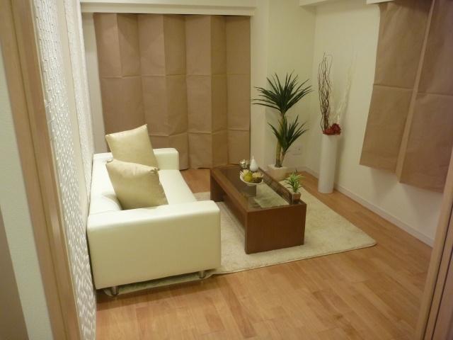 Living. Shoto House
