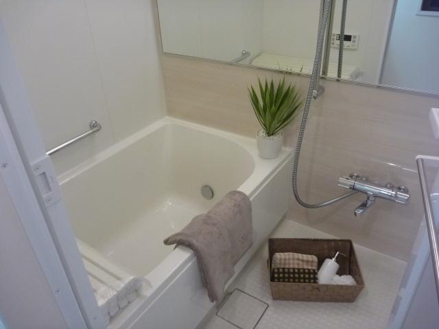Bathroom. Shoto House