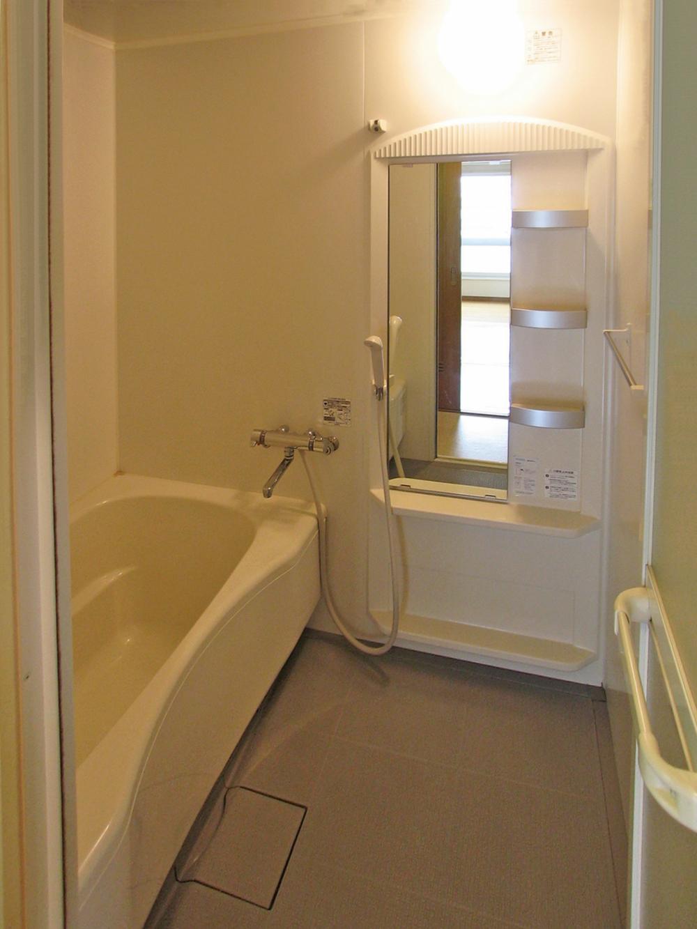 Bathroom. Indoor (April 2010) Shooting