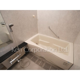 Bath. Shoot the same type the fourth floor of the room. Specifications may be different.