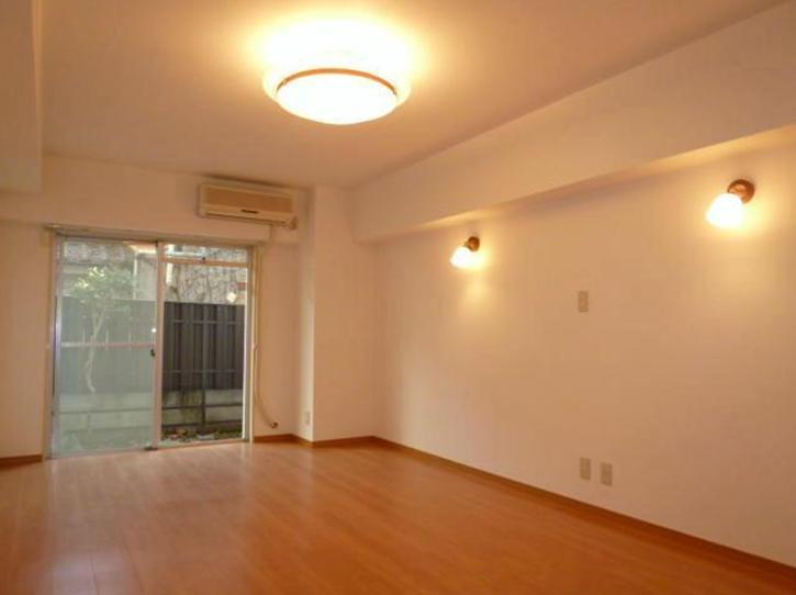Non-living room.  [Western style room] About 10.5 Pledge
