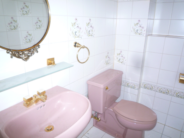 Toilet. Toilet 2 places