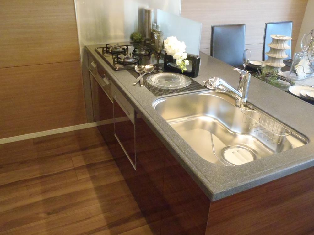 Kitchen. Dishwasher, Water purifier with system Kitchen