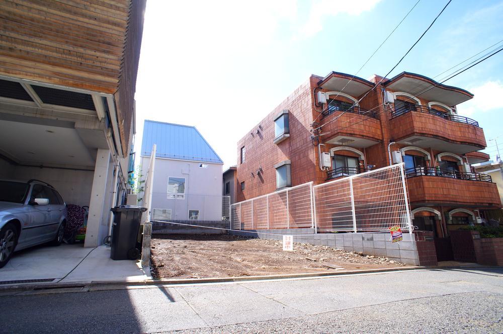 Local photos, including front road. Local (September 2013) Shooting