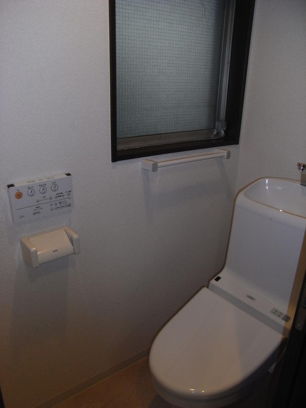 Toilet. Indoor (September 2013) Shooting