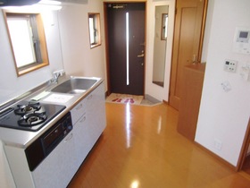 Kitchen. There is also a window into a two-necked Gasukitchin (with grill)