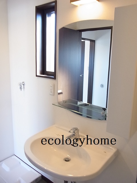 Washroom.  ■ Wash basin equipped independent ■ 