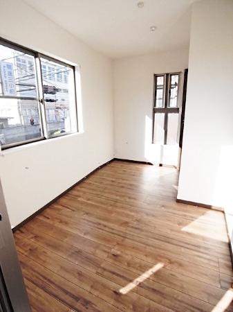 Same specifications photos (Other introspection). Western-style construction cases