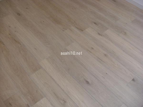 Other introspection. Natural taste of wood tile