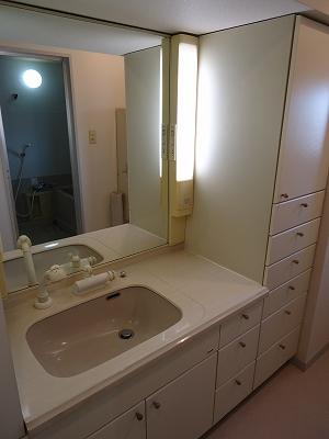 Washroom.  ☆ . Spacious washroom.  ☆ 