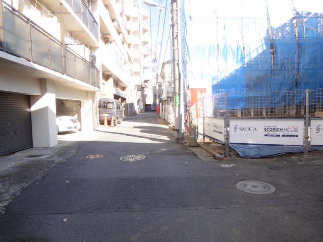 Local photos, including front road. Local (12 May 2013) Shooting