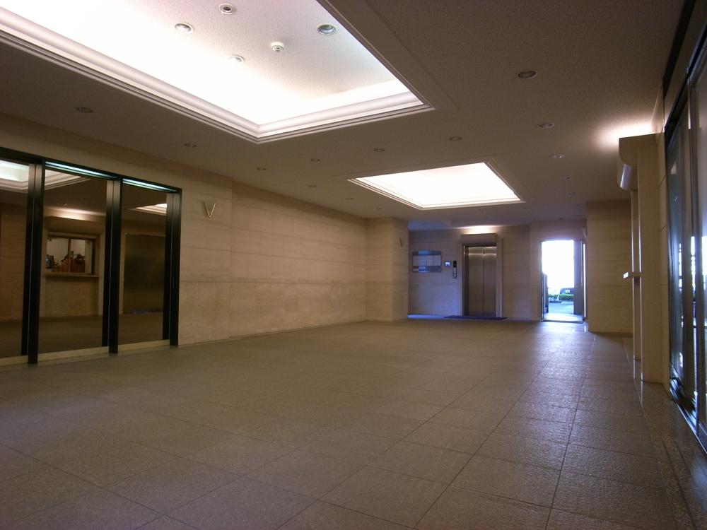 Entrance. Common areas