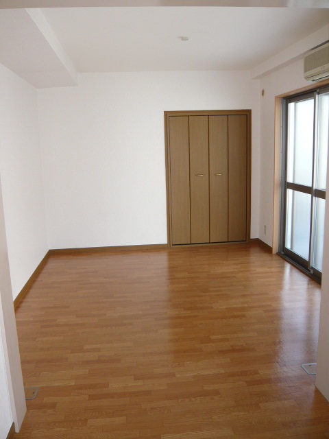 Living and room.  ☆ Station near good location of Ebisu Station 2 minutes! restaurant ・ Massage system not!  ☆ 