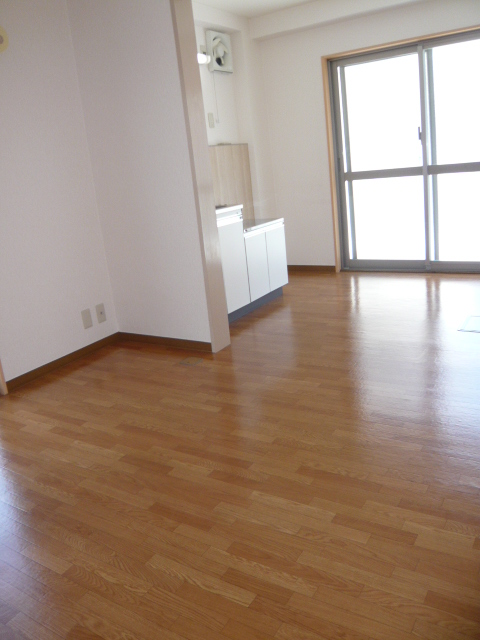 Living and room.  ☆ Exterior ・ It is very beautiful in the renewal already in the interior both ・  ・  ☆ 