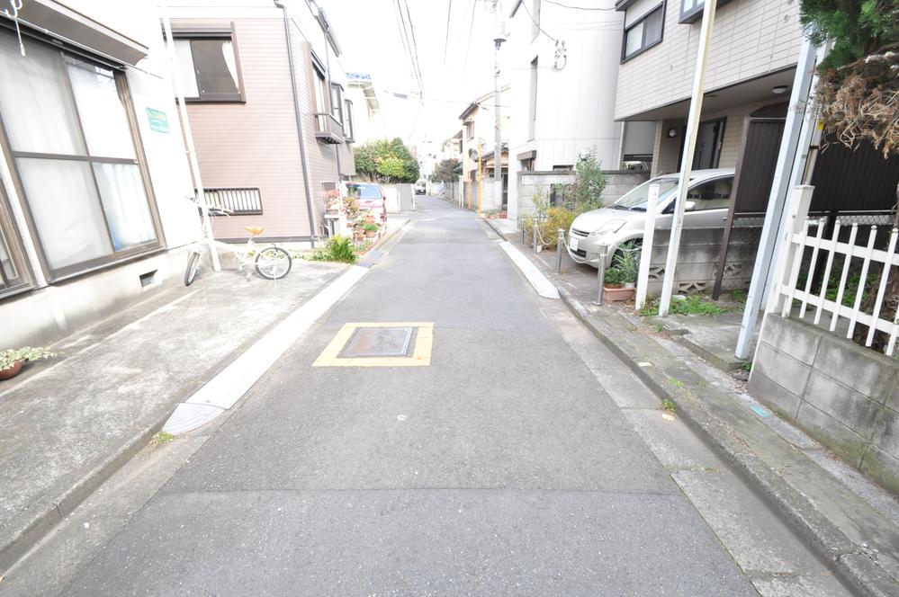 Local photos, including front road. Local (12 May 2013) Shooting