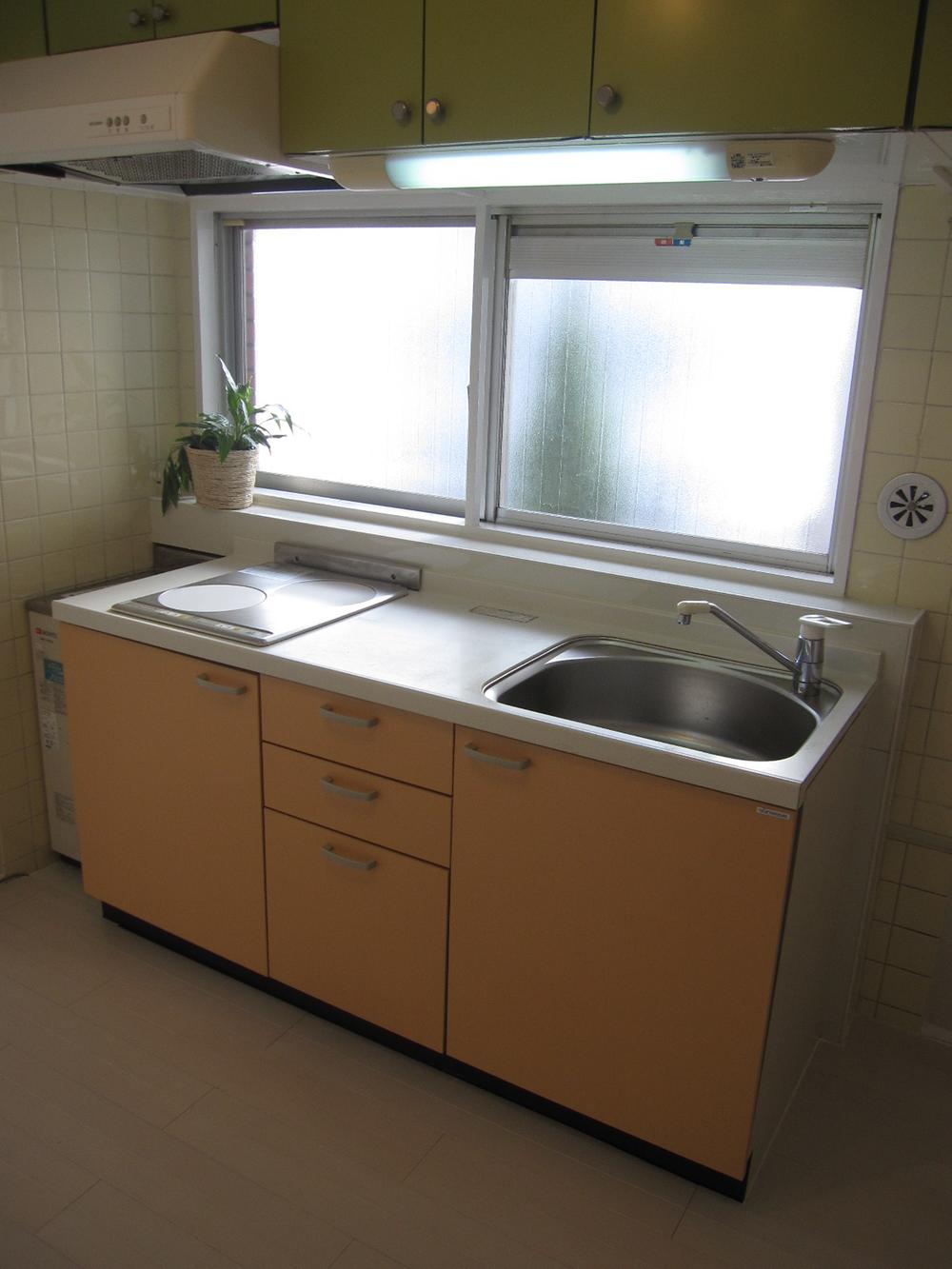 Kitchen. Indoor (12 May 2013) Shooting