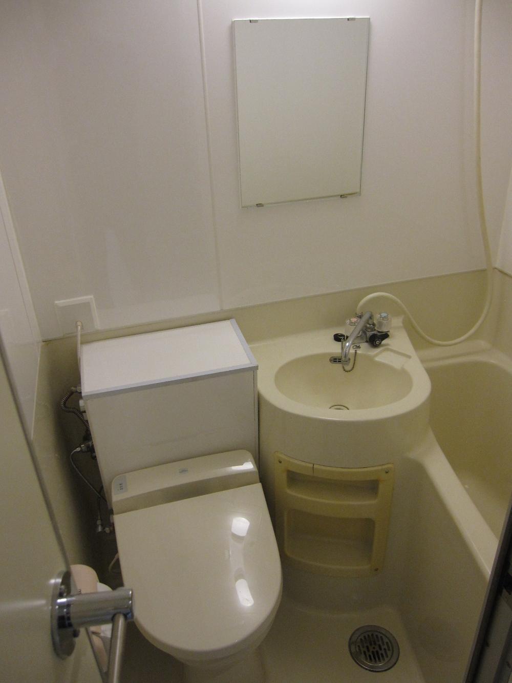 Bathroom. Indoor (12 May 2013) Shooting