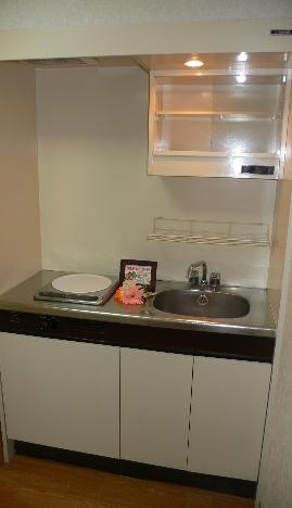 Kitchen.  ■ IH cooking heater ■ Easy to clean ■ 