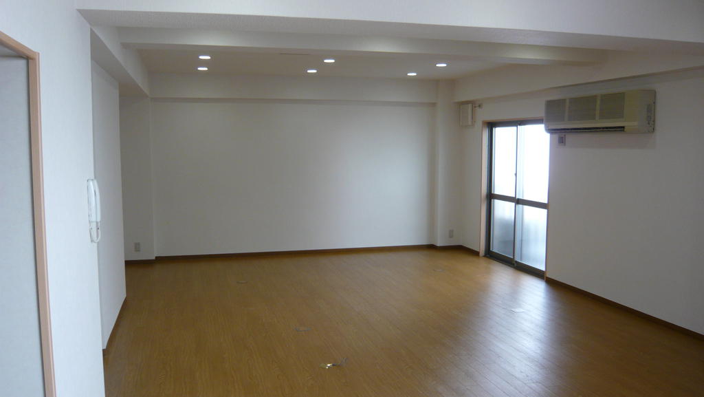 Living and room. ☆ Exterior ・ It is very beautiful in the renewal already in the interior both ・ ・ ☆