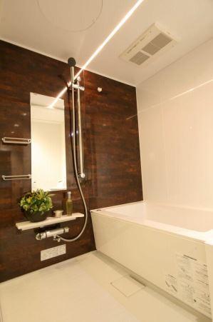 Bathroom. Weekday of your tour is also available ☆ Please feel free to tell us in your tour of the day