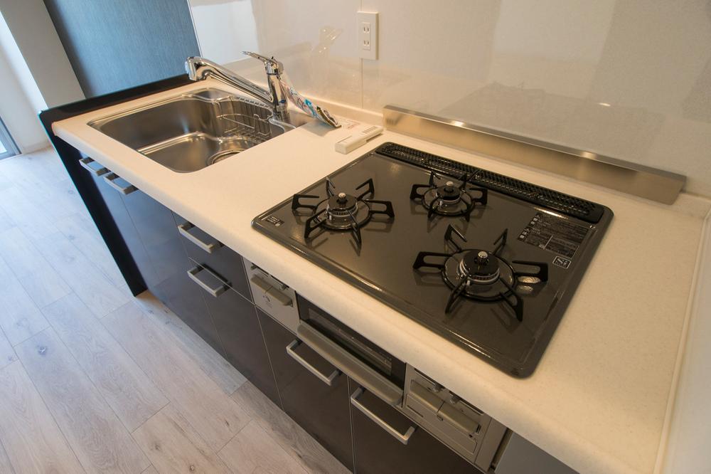 Kitchen. Indoor (12 May 2013) Shooting