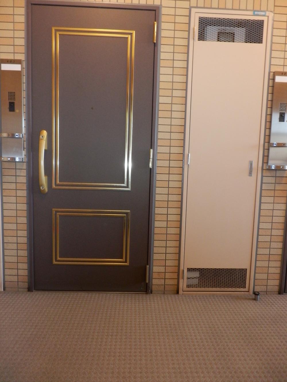 Entrance. Local (12 May 2013) Shooting