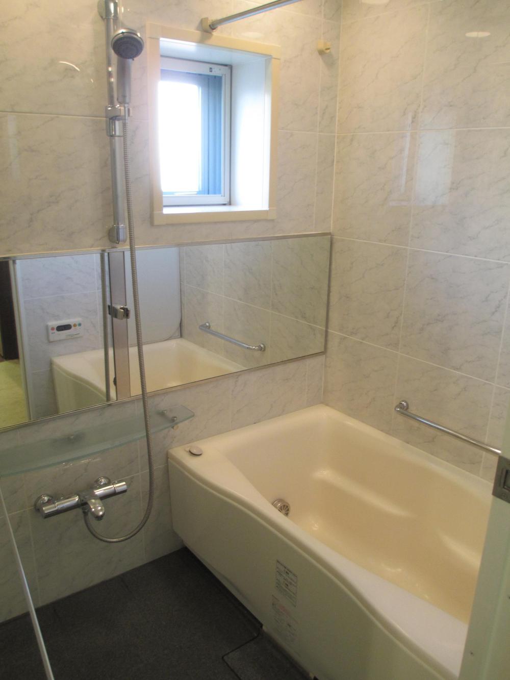 Bathroom. Indoor (12 May 2013) Shooting