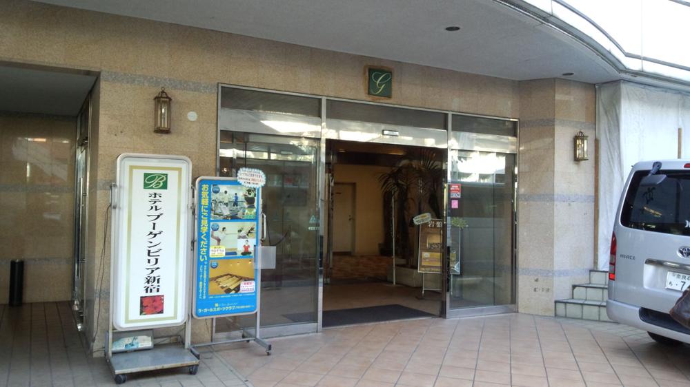 Entrance. Common areas