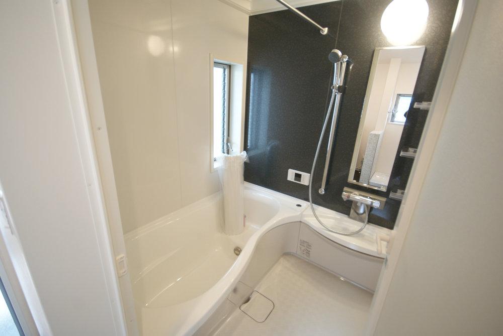 Same specifications photo (bathroom). The bathroom will be equipped with bathroom drying heater (construction cases)