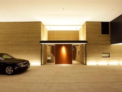 Entrance. Common areas
