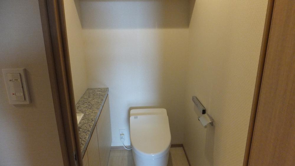 Toilet. (November 2013) Shooting