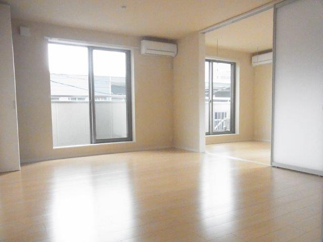 Living and room.  ◆ ◇ LDK11.3 Pledge ◆ ◇