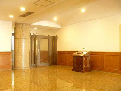 Entrance. Common areas