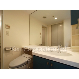 Washroom. Shoot the same type the fourth floor of the room. Specifications may be different. 