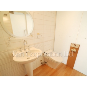 Washroom. Shoot the same type the ninth floor of the room. Specifications may be different. 
