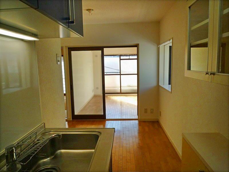Living. Dining space
