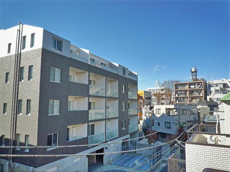 View photos from the dwelling unit. View from the site (December 2013) Shooting