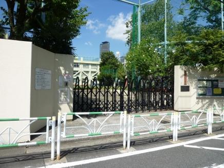 Primary school. 616m to Shibuya Ward Sarugaku Elementary School