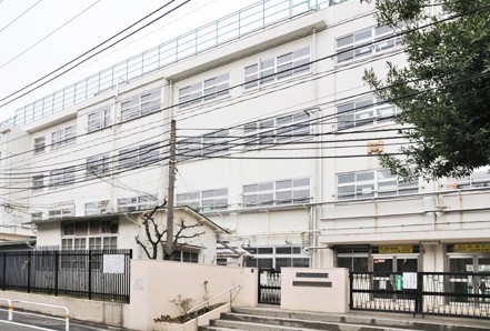 Junior high school. Hiroo 717m until junior high school (junior high school)