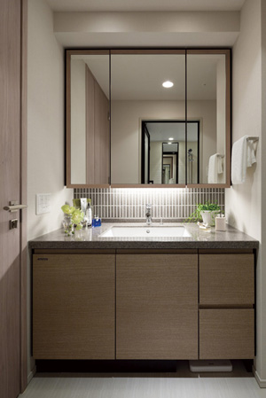 Bathing-wash room.  [Powder Room] The three-sided mirror back was to ensure the storage space to clutter it tends to wash room increasing vanity.