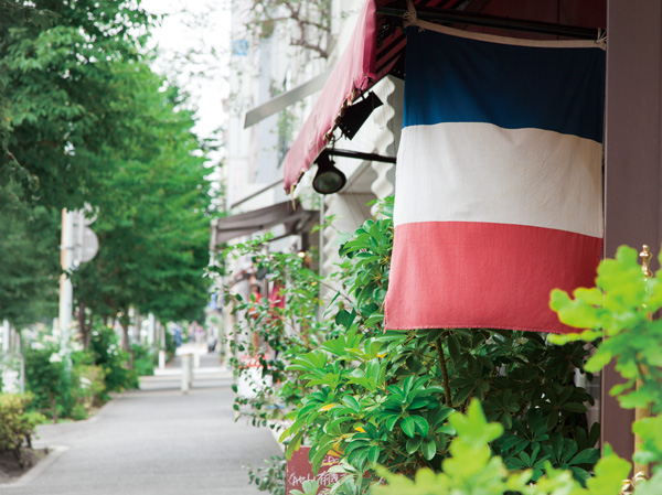 Surrounding environment. Around local streets (about 320m ・ 4-minute walk)
