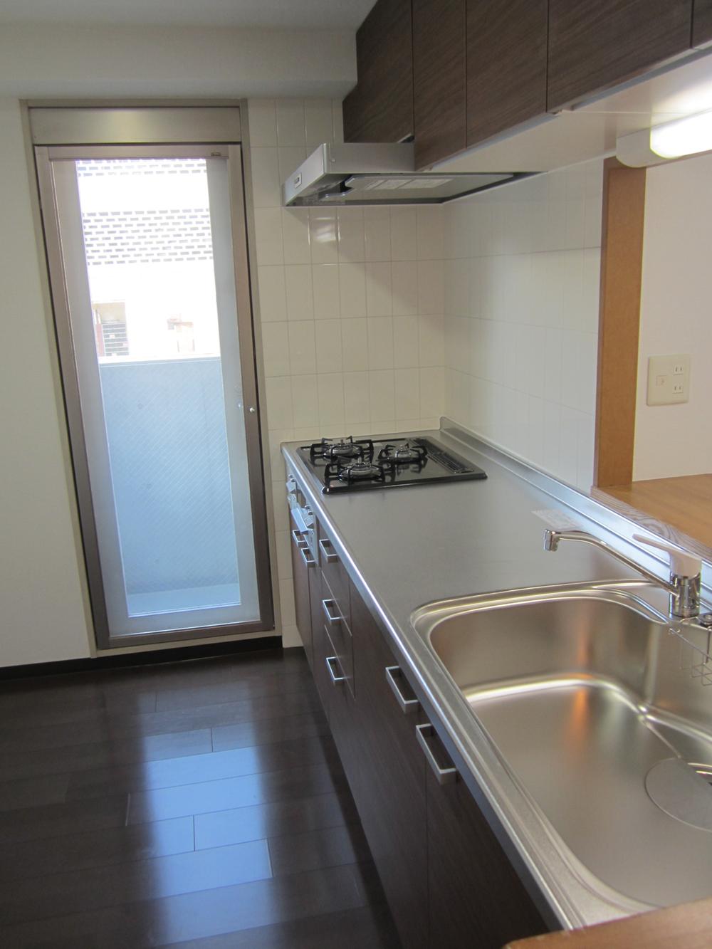 Kitchen. Indoor (11 May 2013) Shooting