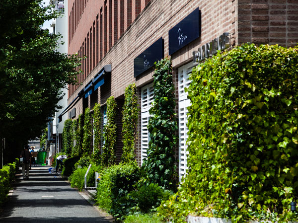 Surrounding environment. Ron Herman Sendagaya (a 5-minute walk / About 370m)