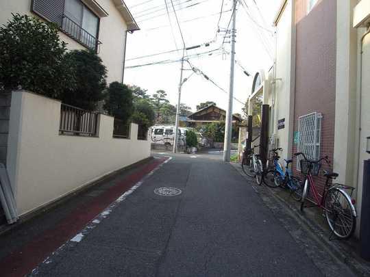 Local photos, including front road. Frontal road